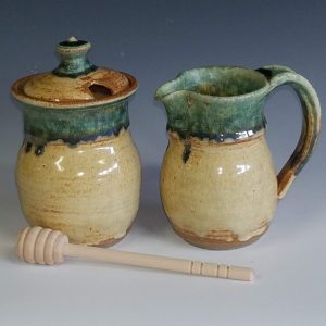 https://newclaypottery.com/wp-content/uploads/Serving/Cream-and-sugar-with-Honey-300x300.jpg